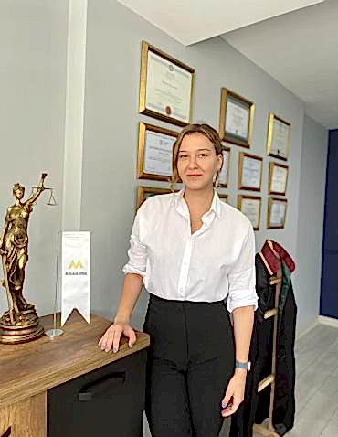 Avukat Ezgi Akgün